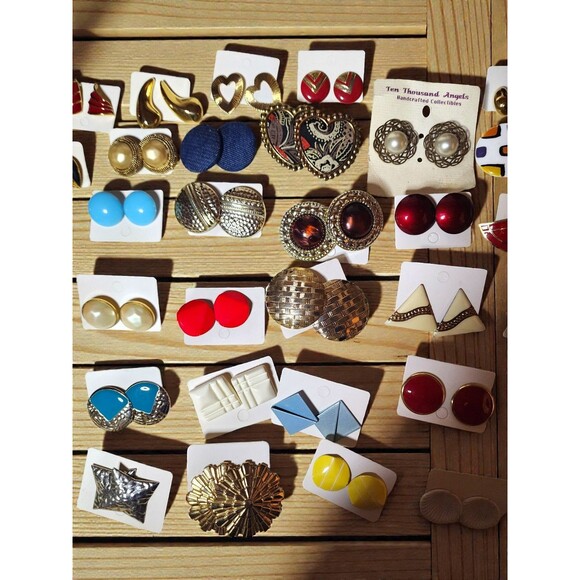 50 Pair Vintage Style Earring Lot 80s 90s Enamel Gold Button Studs - Picture 4 of 6